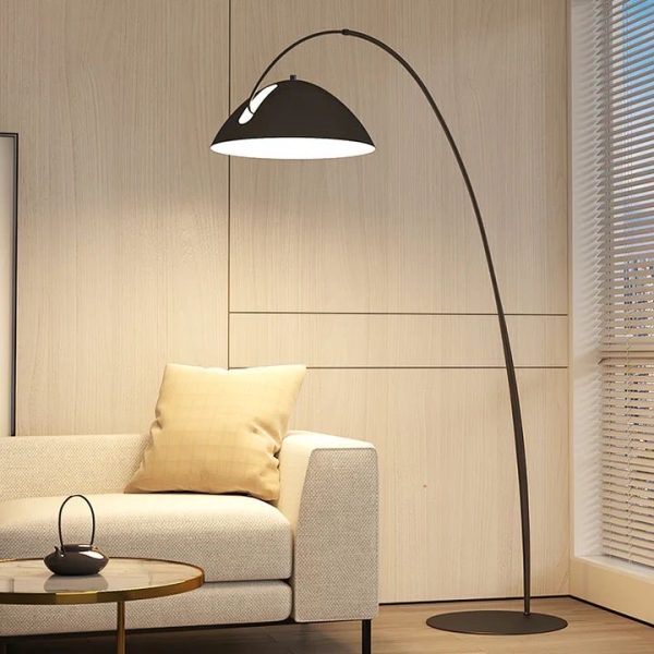 آباژور ایستاده مدرن Pluma با طراحی ظریف و پایه بلند