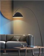 آباژور ایستاده مدرن Pluma با طراحی ظریف و پایه بلند